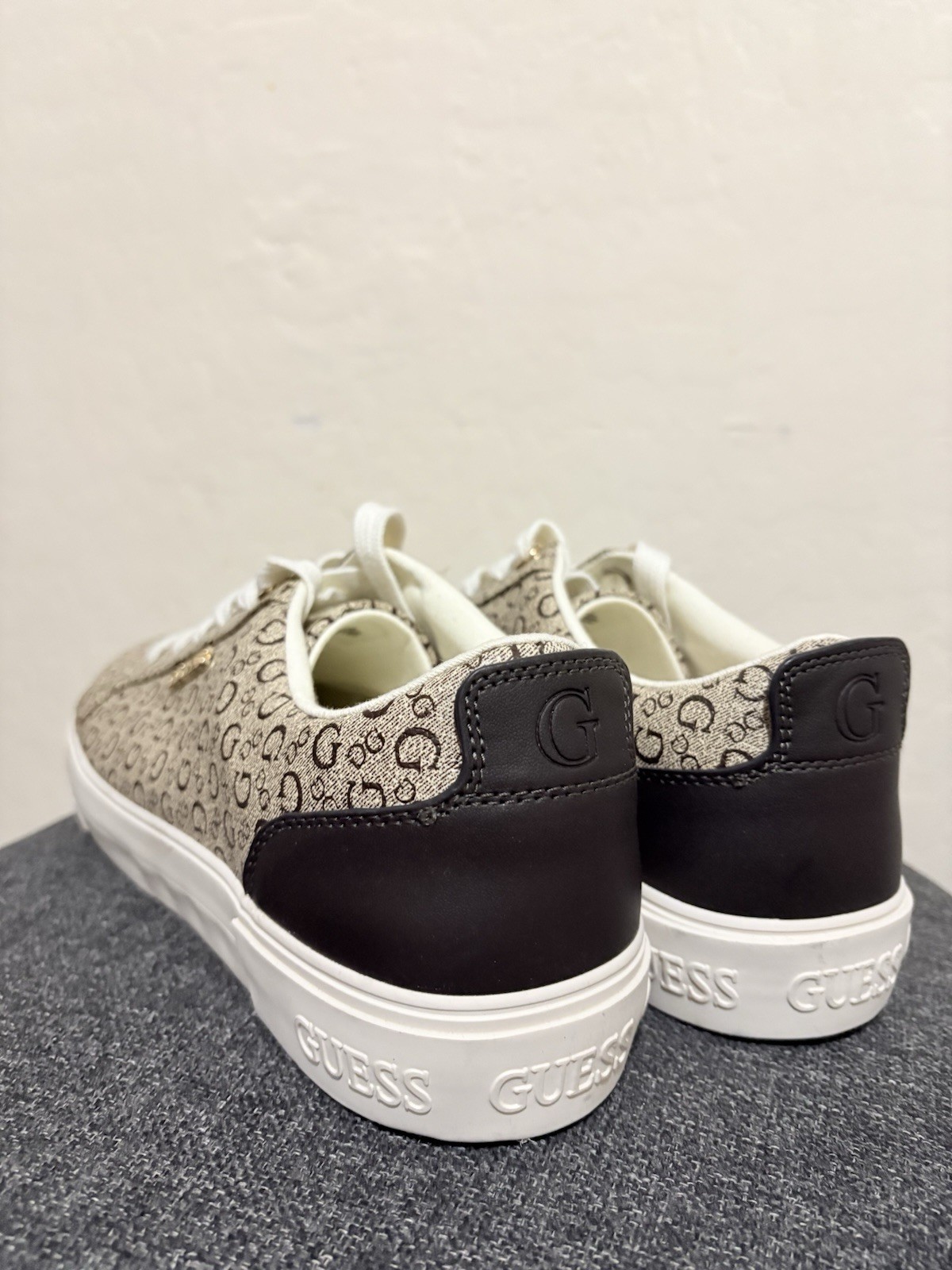 GUESS Logo Monogram Lace-Up Sneakers Beige/Black/White women’s US 11 M