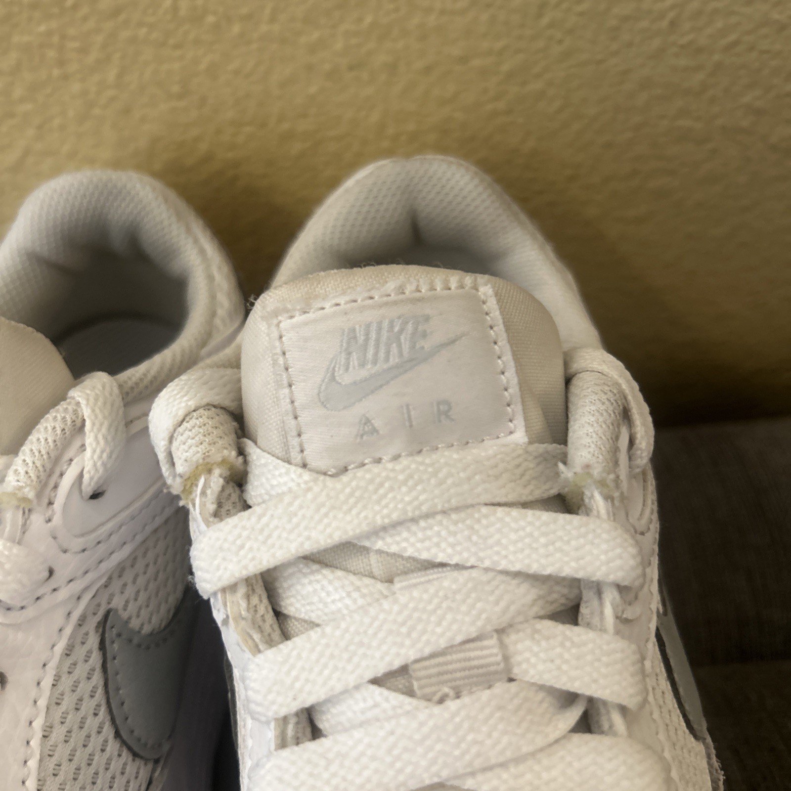 Nike Air Max SC Women’s Sneaker CW4554-100 US Size 6.5 White / Metallic Platinum