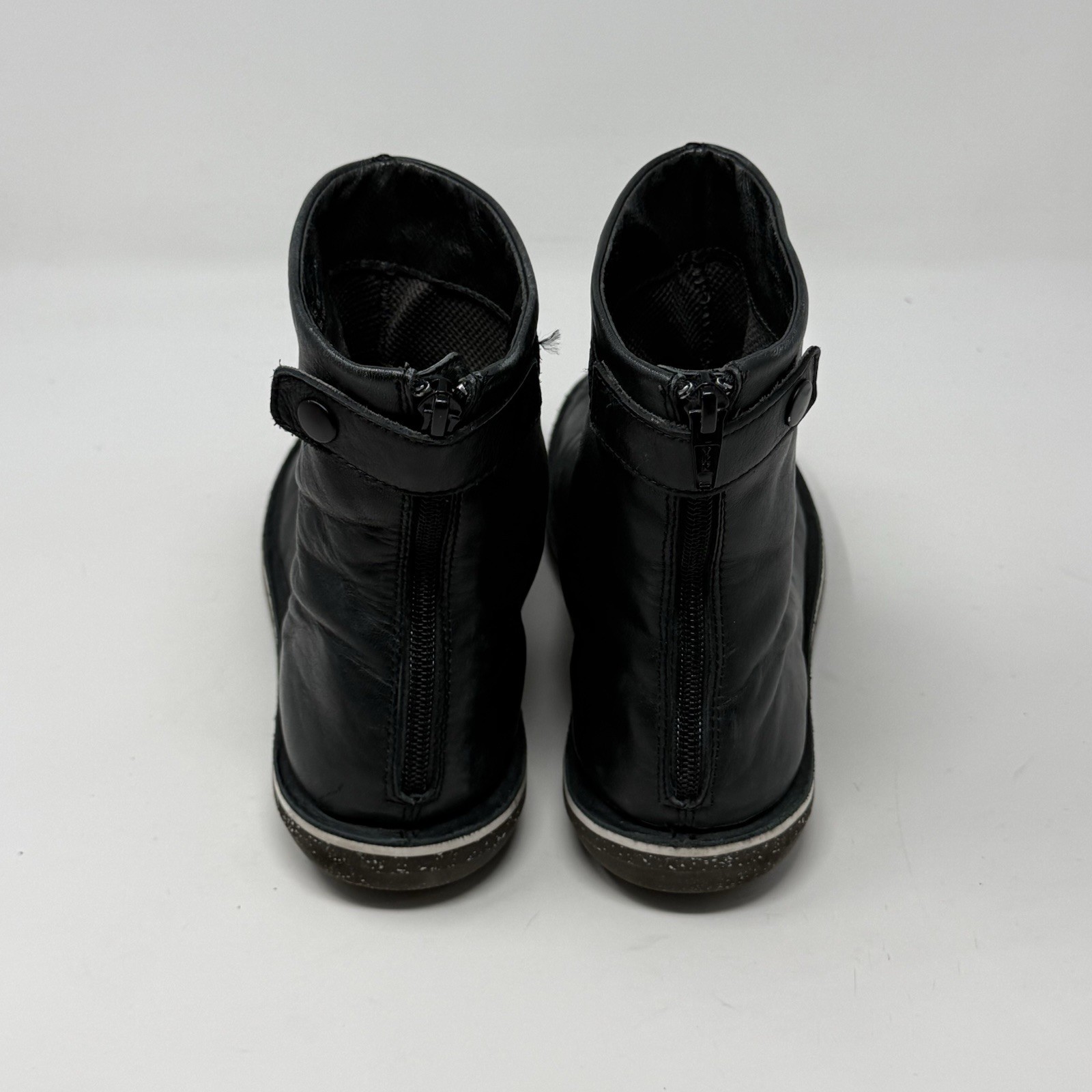 Camper Beetle Boots Womens 8.5 EU 39 Black Leather Hipster Bohemian Minimalist