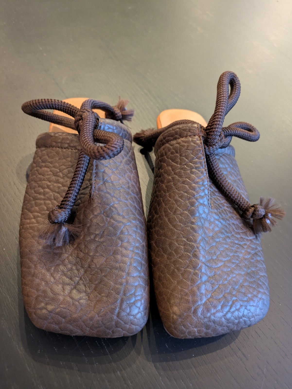 NWOT Slip-on Shoes W/ Square-Toe Design, Textured Leather, Bows Sz 36 Eu