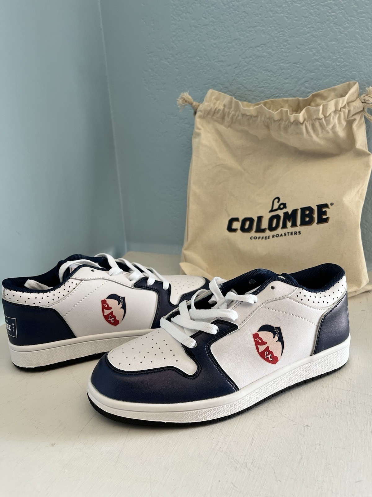 La Colombe Coffee Roasters Women’s Shoes Size 7 White Blue Red Low Merchandise