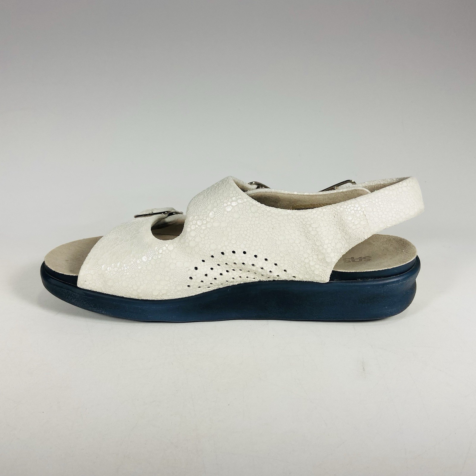 SAS Relaxed Heel Strap Sandals Womens 9.5 Vanilla Buckle Tripad Comfort Cushion