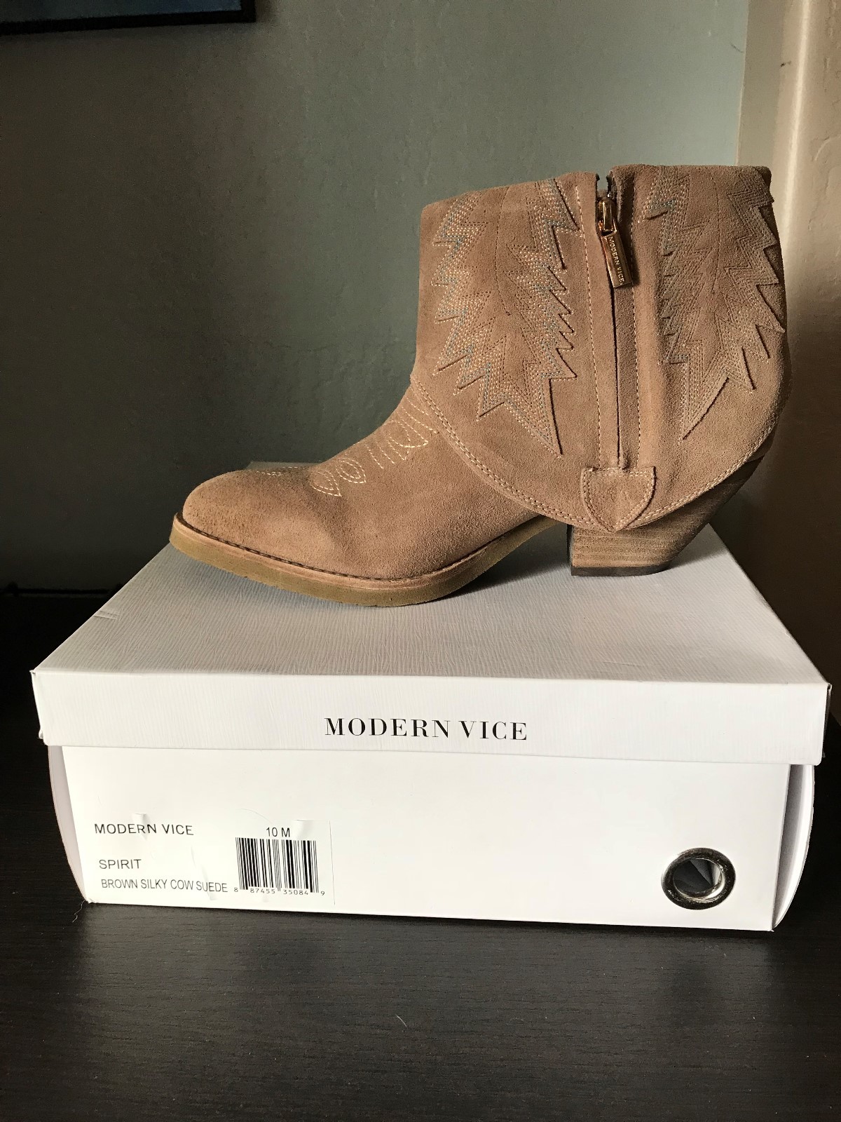 *ITEM NOT AVAILABLE AT THIS TIME**New Women’s Suede «Spirit» Western Boots, 10M 
