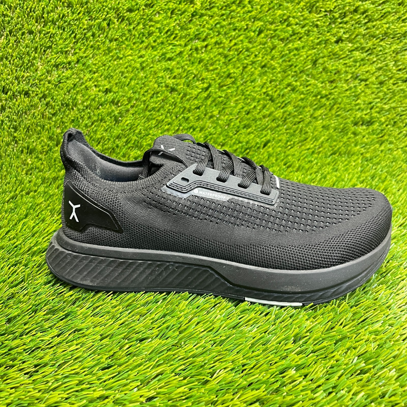 Flux Adapt Waterproof Runner Stealth Black Womens Size 8.5 Barefoot Shoes