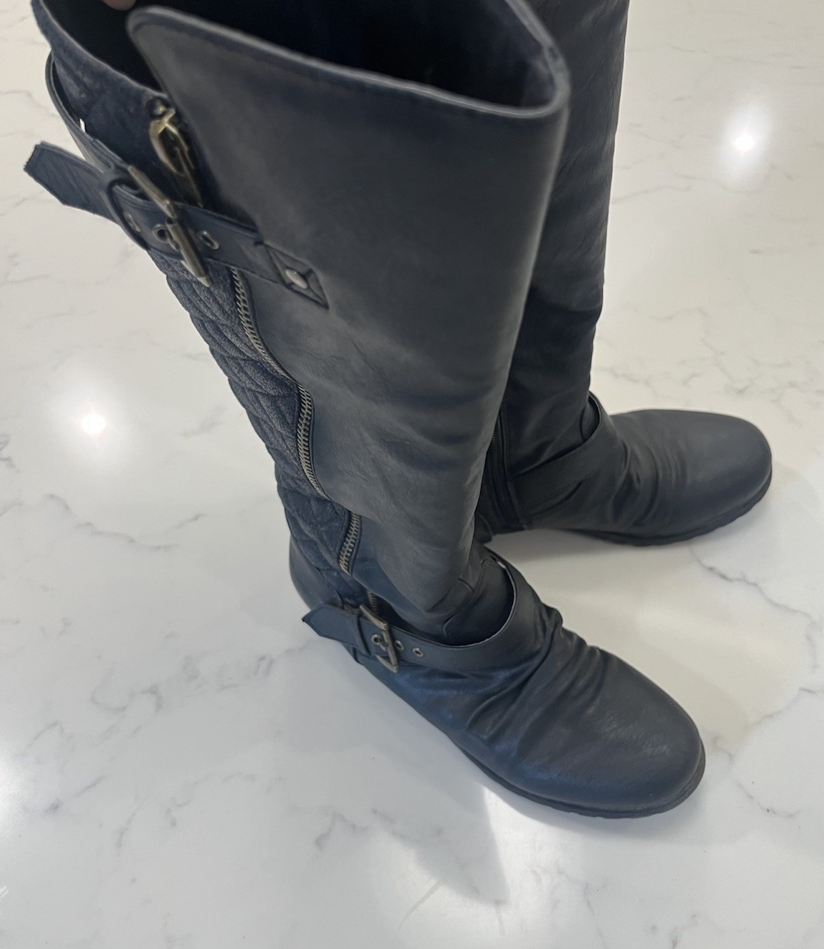 Aldo Women’s Black Knee-High Quilted Riding Boots Size 8.5 Buckle Side Zip