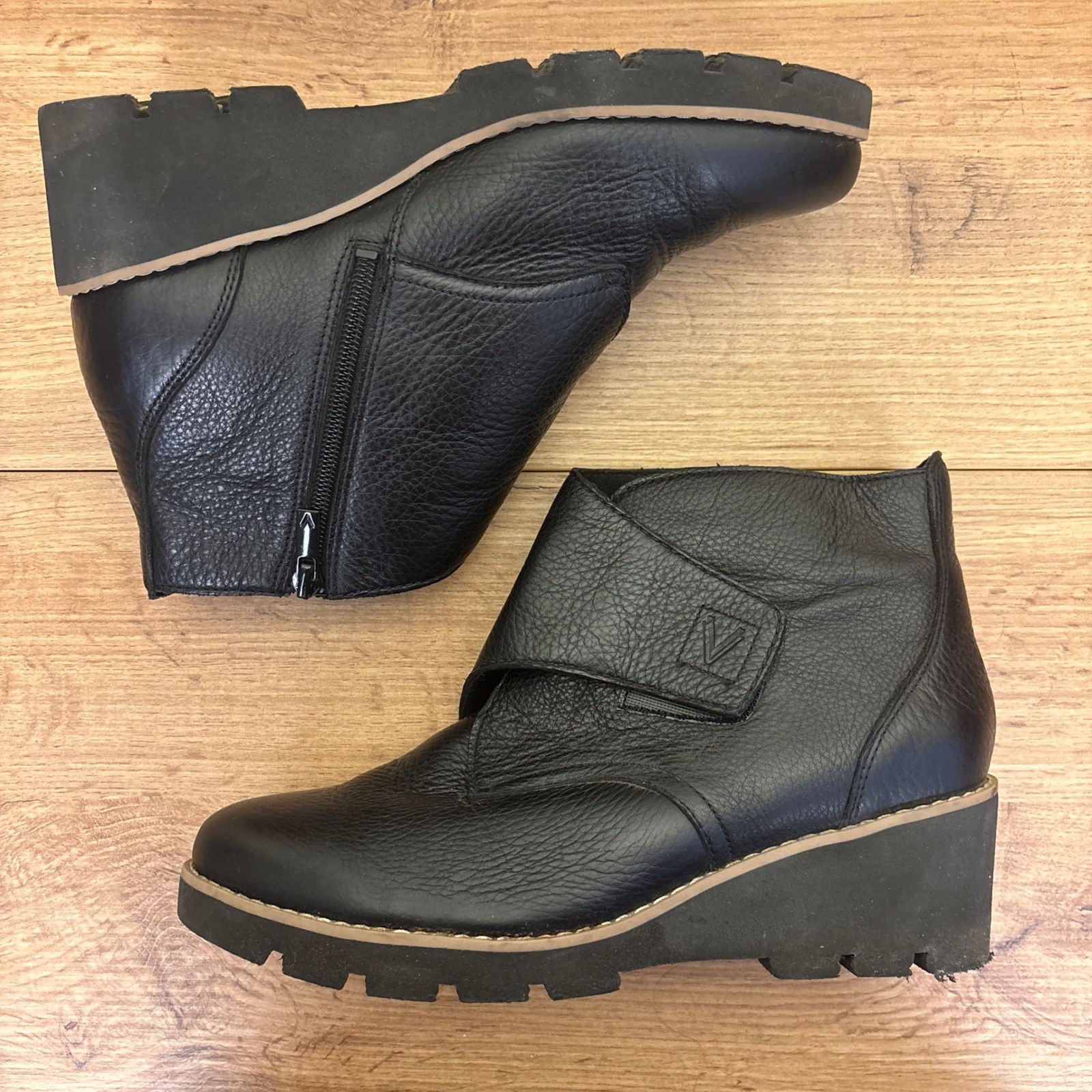 VIONIC Abby Ankle Wedge Bootie Black Women Size 8 Casual Workwear Everyday