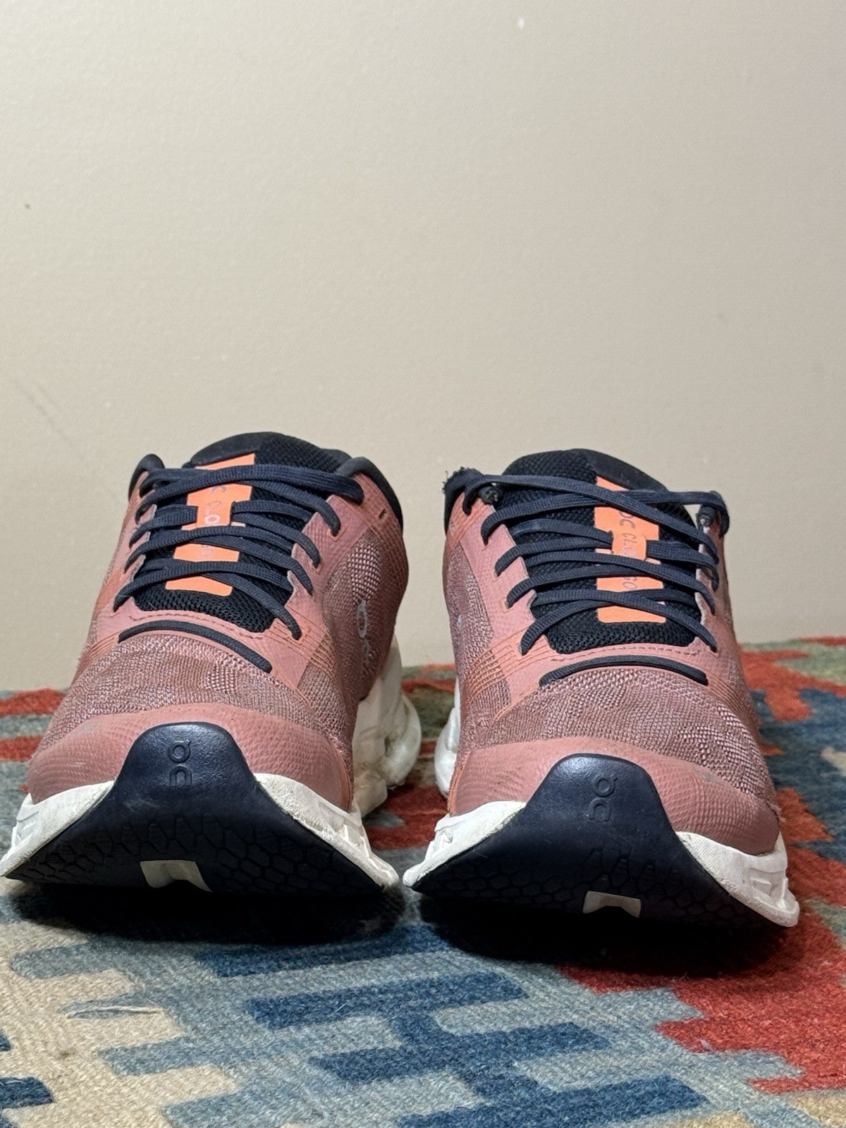 On Cloudgo ‘Mahogany Ivory’ Women’s Size 8 55.97908 Cloud Running Shoes