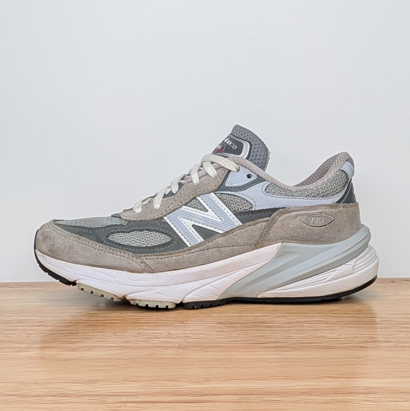 New Balance 990v6 Womens Size 6 Gray White Suede Running Shoes USA Made W990GL6