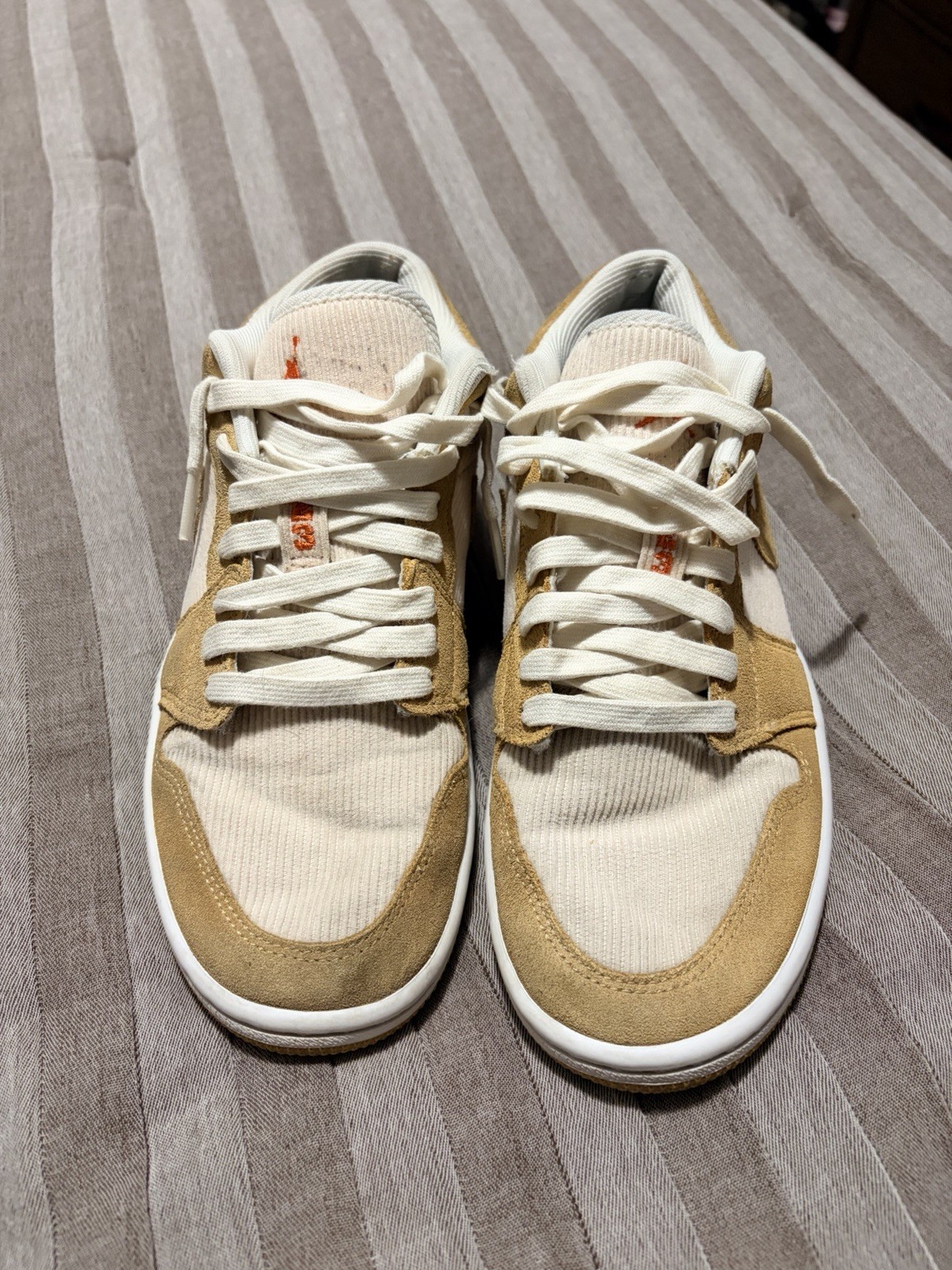 Women’s Air Jordan 1 Low SE «Twine/Orange Quartz» Corduroy (style DH7820-700)