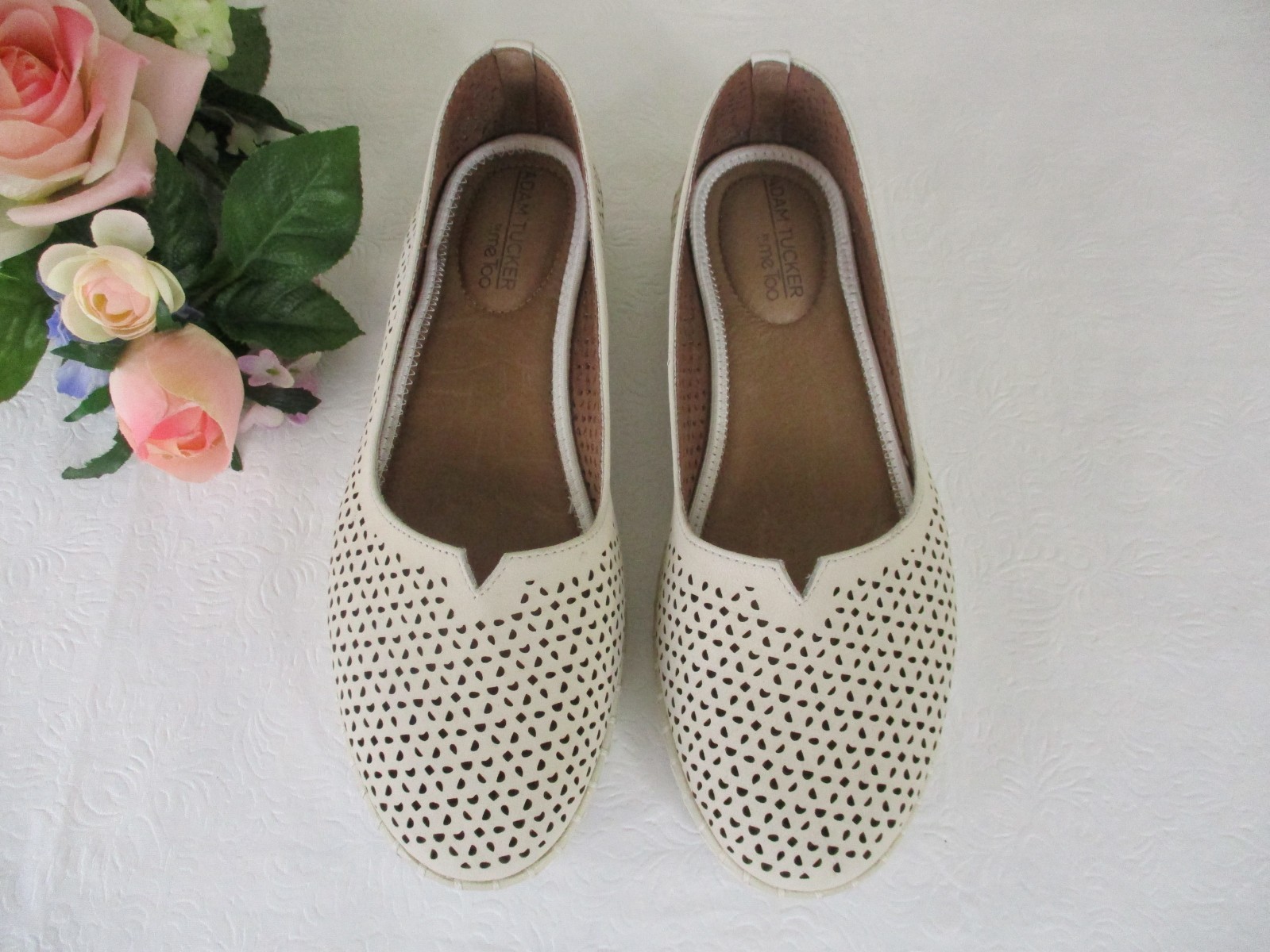 Adam Tucker by Me Too Neela Flats 8.5 Beige Perforated Leather Ballet Shoes