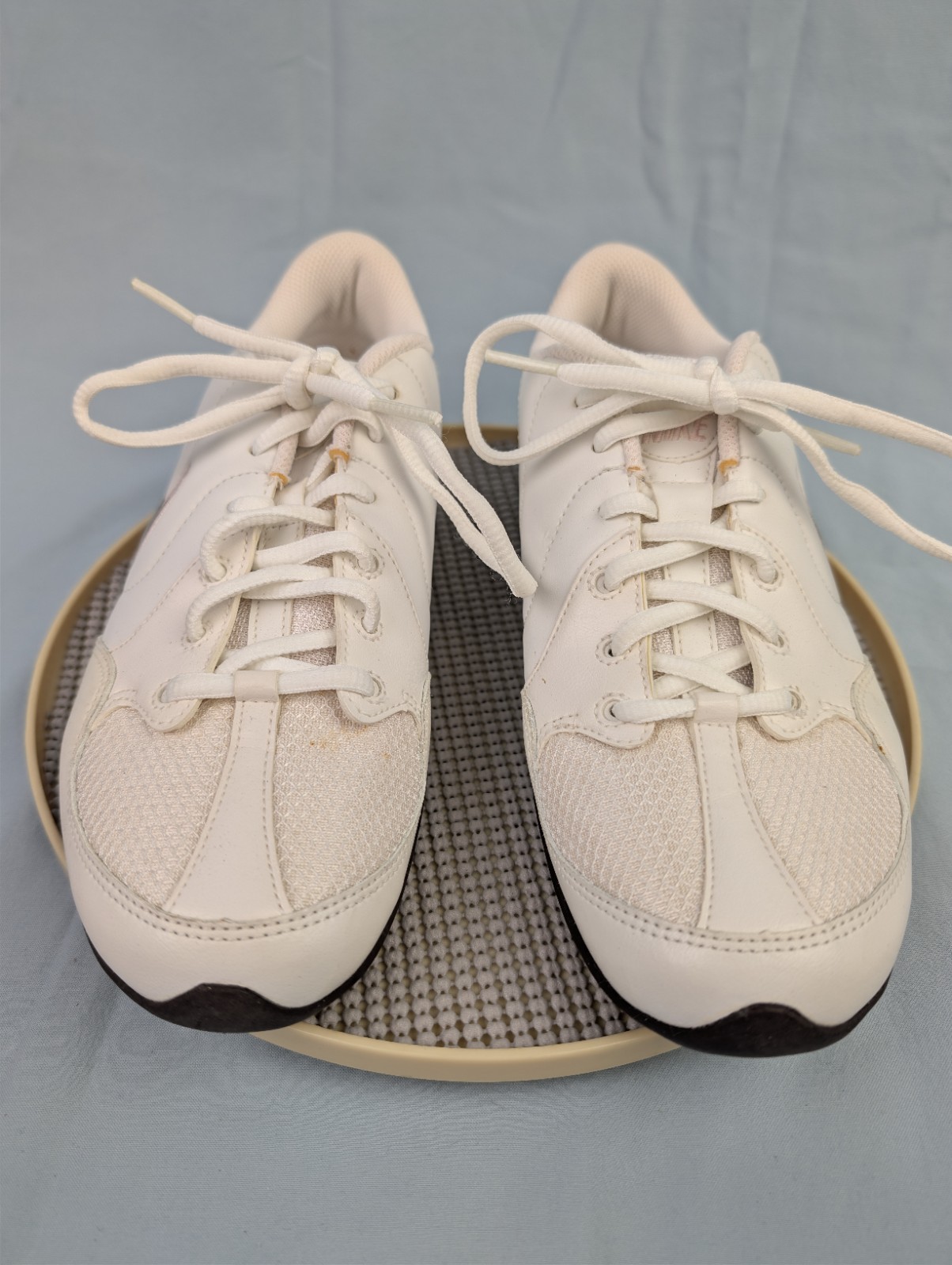 Nike Musique IV White Silver Pink Dance Cheer Shoes Women’s Size 6.5 366191-104