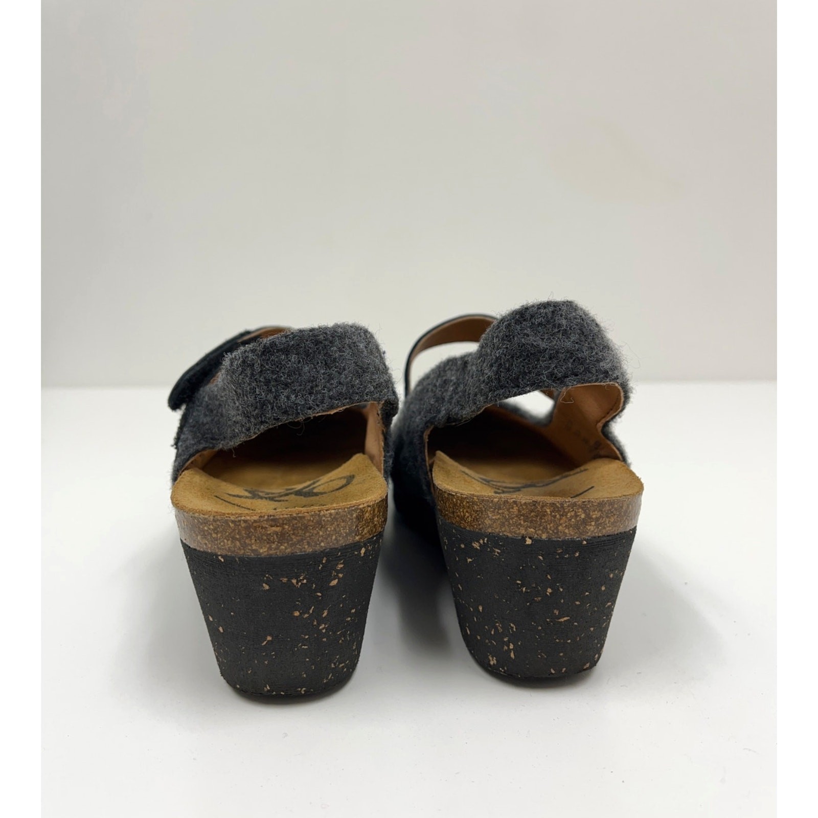 OTBT Prog Mary Jane Felt Wedge Ankle Strap Artsy Travel Comfort Clogs – Size 7