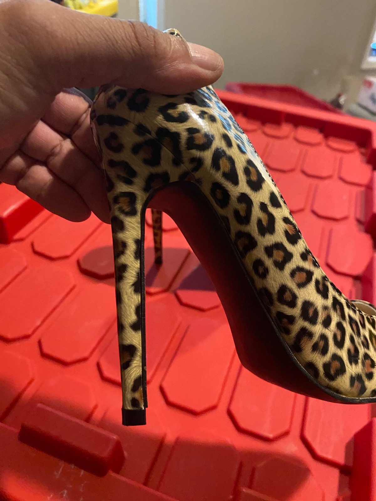NEW WITH DEFECTS WOMENS DEVIOUS BY PLEASER LEOPARD PRINT 6″ PUMPS