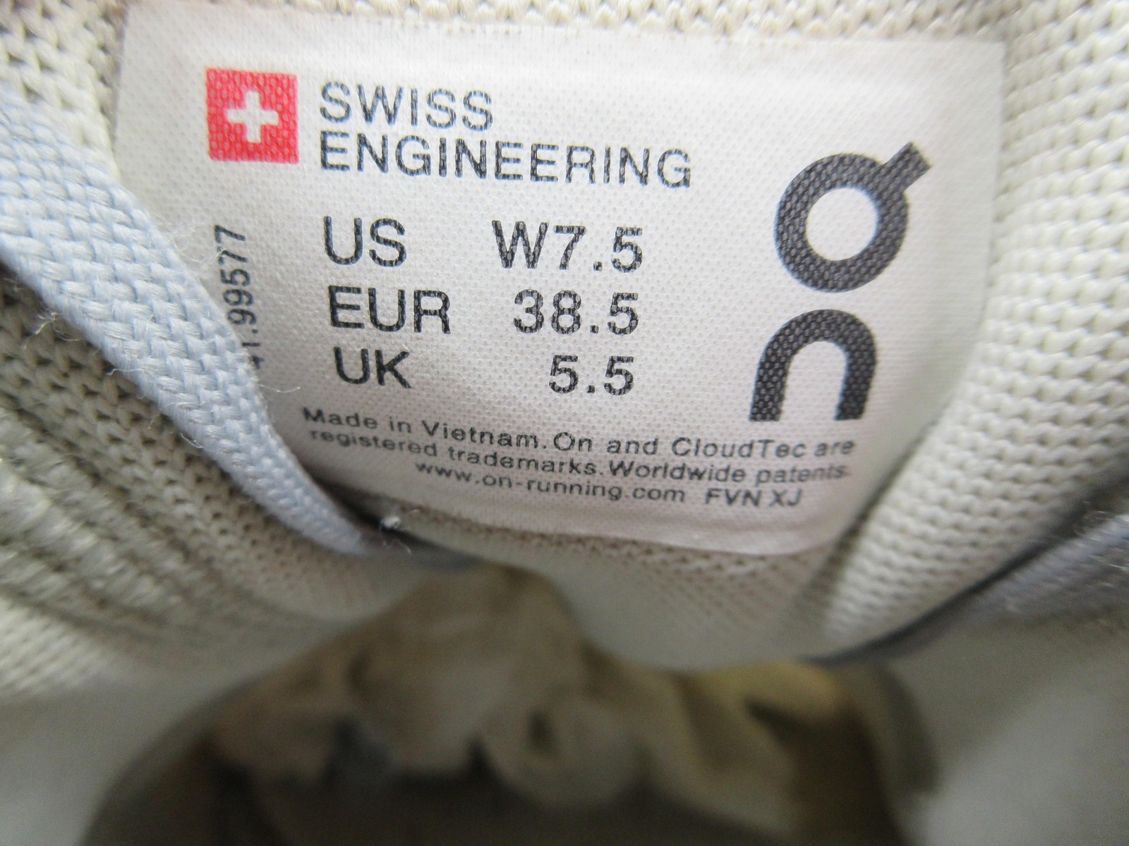 On Running Cloudswift Shoes Womens Size 7.5 Beige Gray Lime Sneakers CloudTec