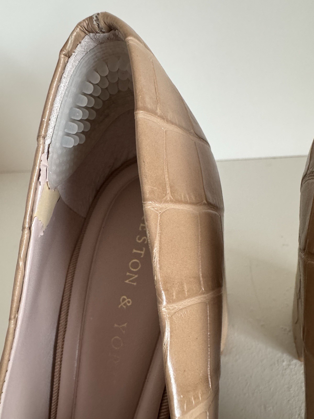 Preston & York Beige Leather Croc Embossed Pointed Toe Block Heel Pump 5.5