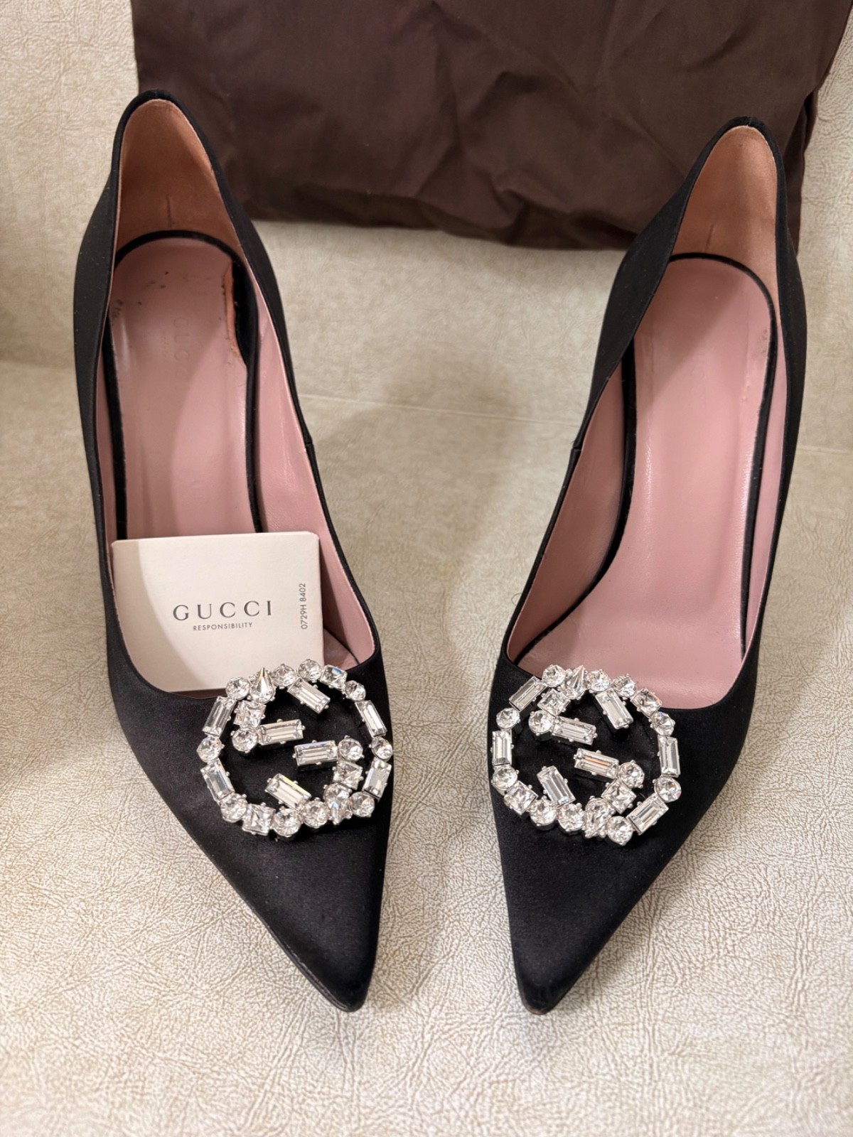 STUNNING GUCCI 38.5 CRYSTAL GG LOGO BLACK SILK/SATIN STILETTO SHOES
