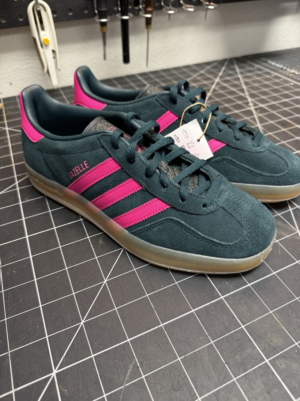 adidas Gazelle Indoor W Suede Low Top Sneakers Aurora Ivy Pink Green JS1416