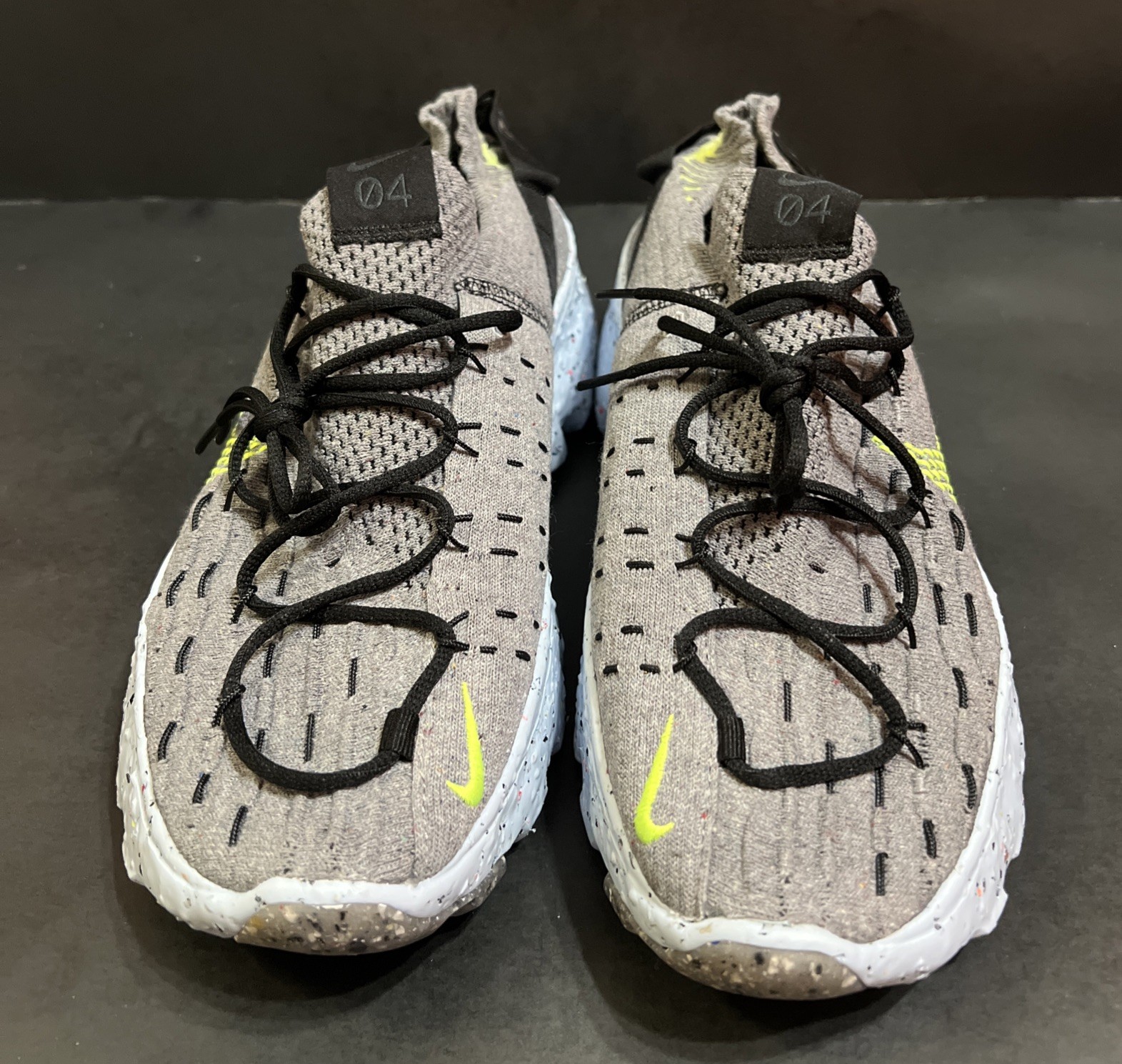 Sz 11.5 – NIKE WMNS SPACE HIPPIE 04 ‘THIS is TRASH-VOLT’ MENS 10 GRAY NEW