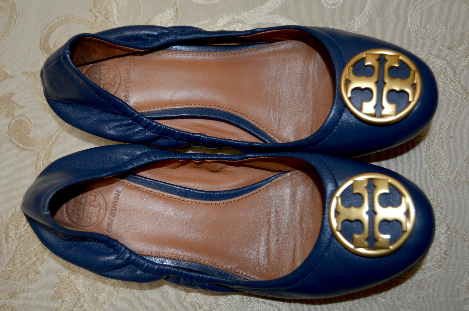 Tory Burch Chelsea Gold Logo Heeled Ballet Flats in Navy Blue Leather US 6/6.5M