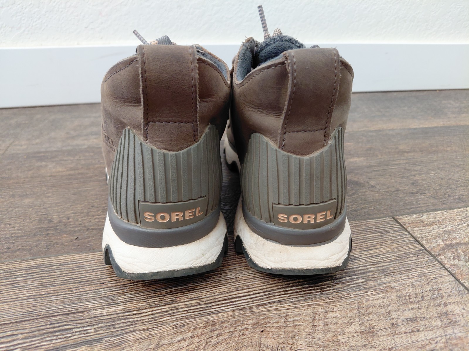 Sorel Kinetic Caribou Brown Gray Leather Fabric Waterproof Boots sz. 6