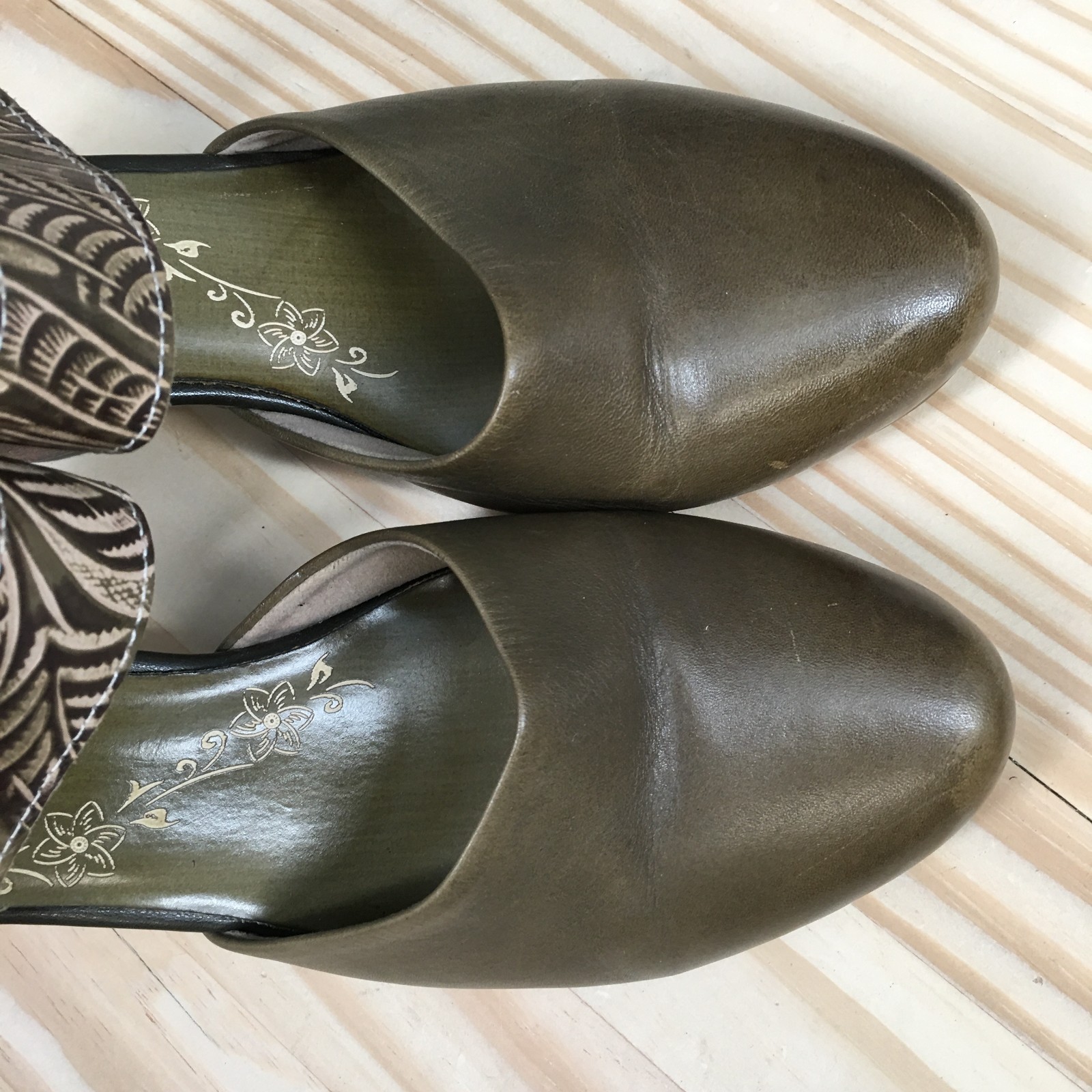 L’Artiste by Spring Step Toolie Shoes Womens 38 Ankle Strap Tooled Casual Green