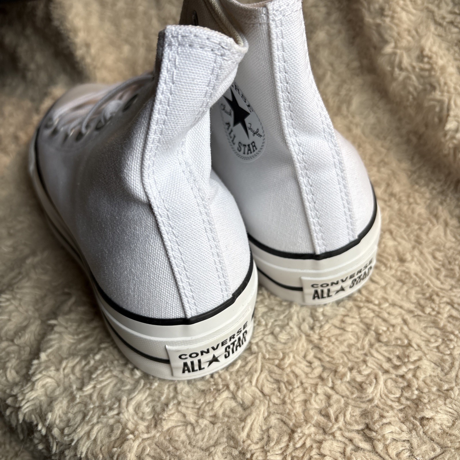 Converse Chuck Taylor All Star Platform High White – Size 7