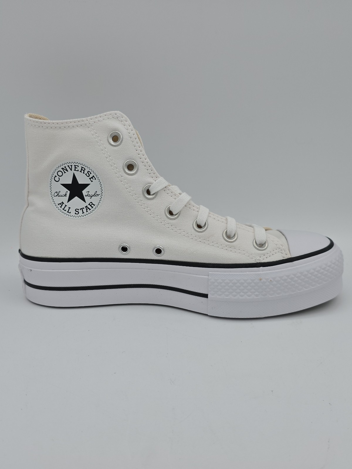 Converse Chuck Taylor All Star Lift Hi White Shoes Women’s – 560846C, Size 6