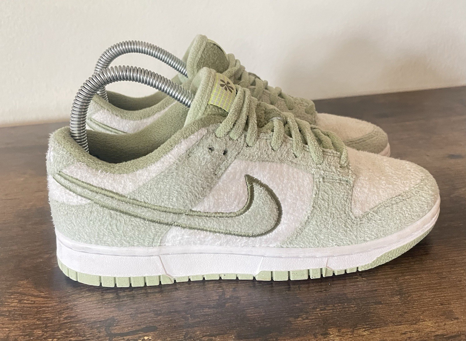 Nike Dunk Low Women’s Size 7.5 – SE Fleece – Honeydew 2022