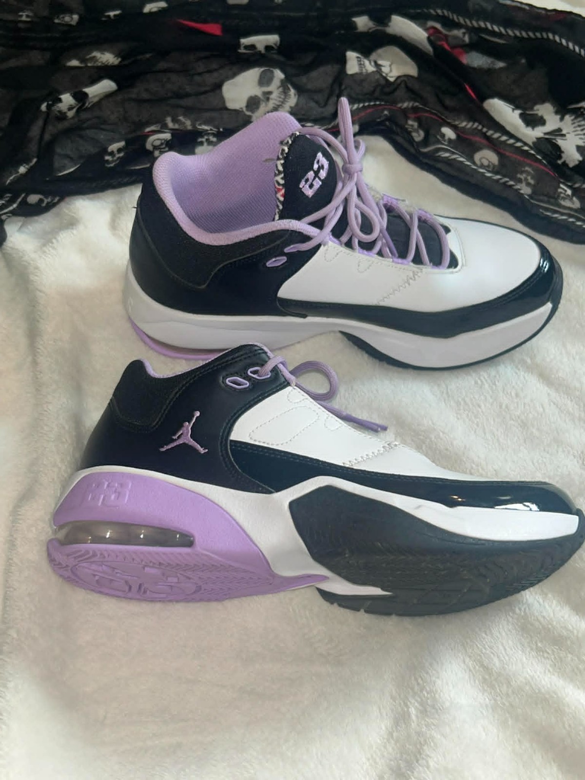 Jordan Max Aura 3 Black white and Lilac Size 5.5 Original box. Very nice shoes!