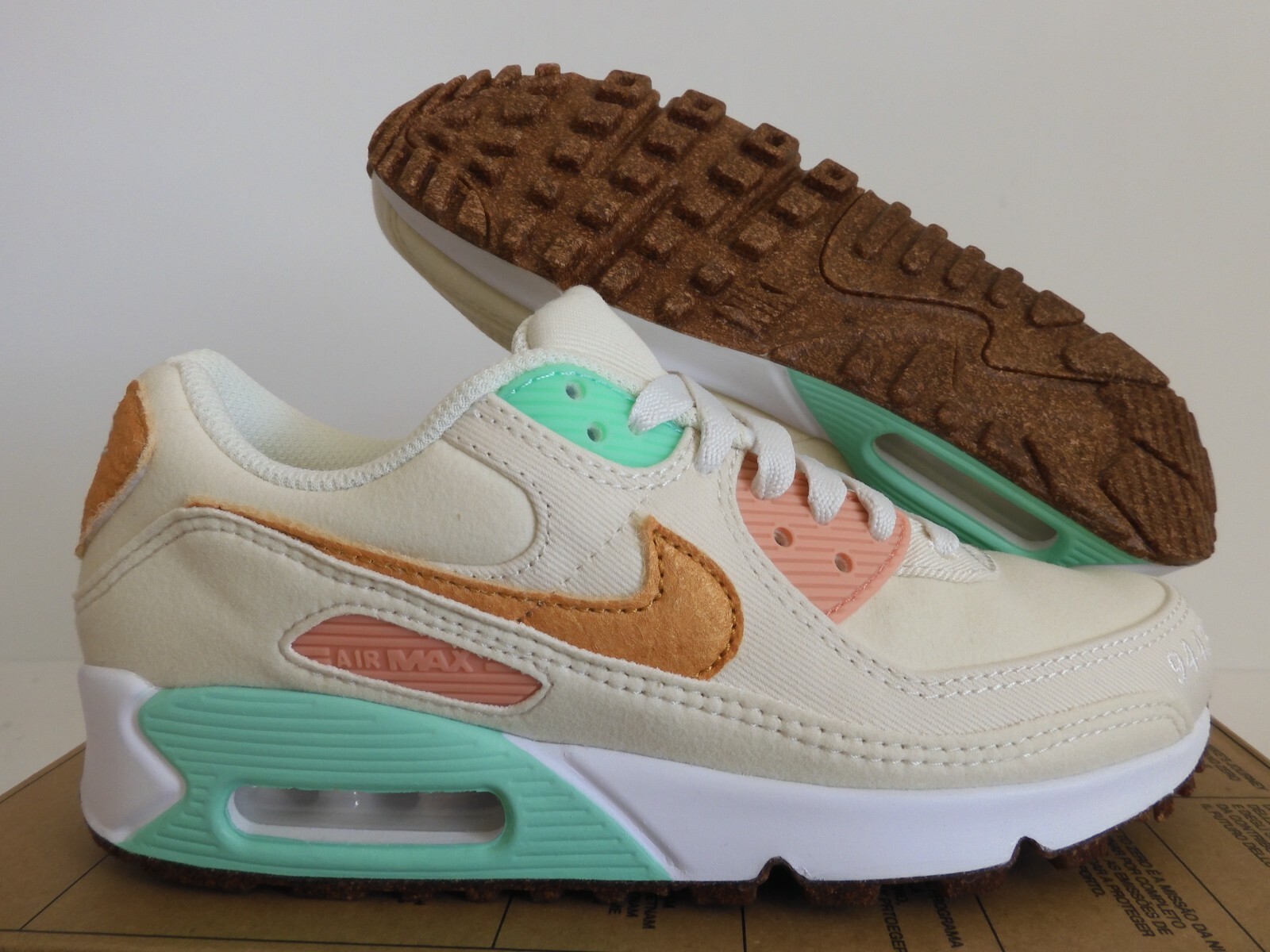WMNS NIKE AIR MAX 90 LX «HAPPY PINEAPPLE» COCONUT MILK-GOLD SZ 5 [DC5211-100]