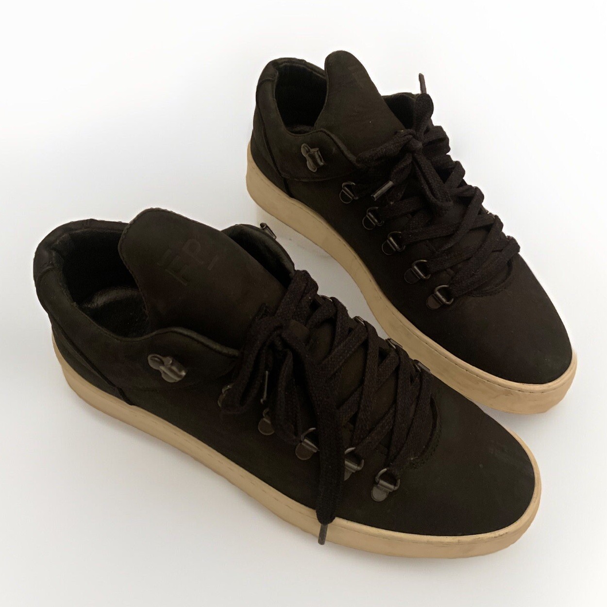 Filling Pieces classic low top black sneakers Size 8.5