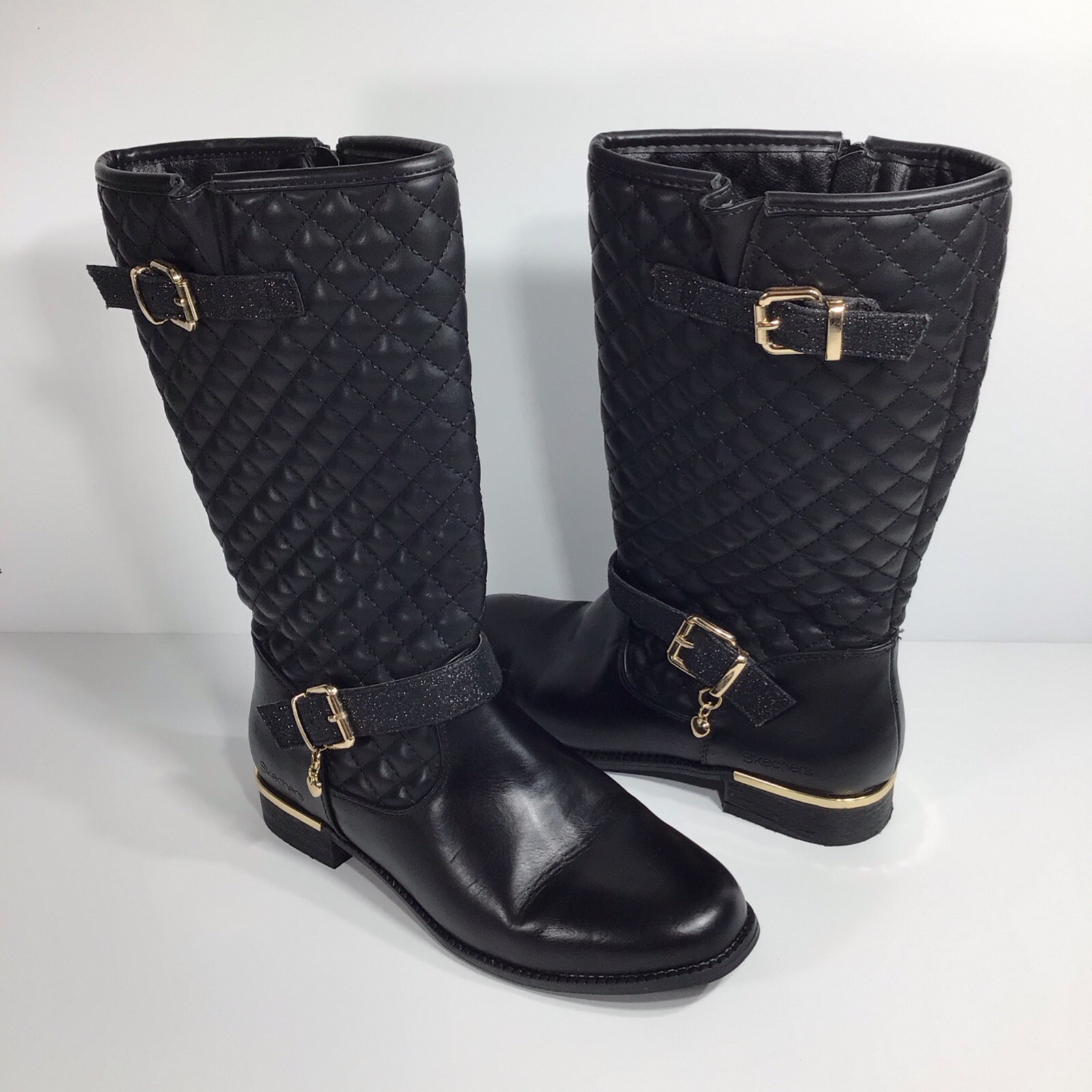 Woman’s Skechers Black Fashion Boots Textile Leather Quilted Upper Size 4 M
