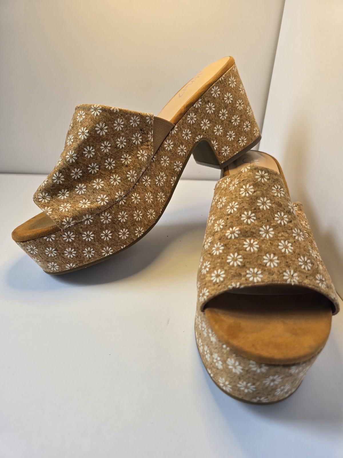 Y. NOT Matisse Terry Wedge Sandal Platform Slide Size 10 M Daisy open Toe.