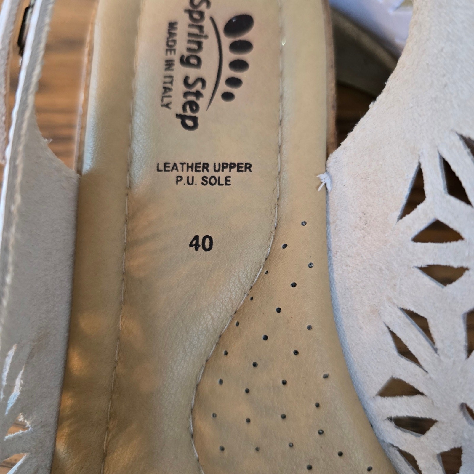 Spring Step Footsie Wedge Sandal Women’s9 White Leather Cutout Coastal Summer