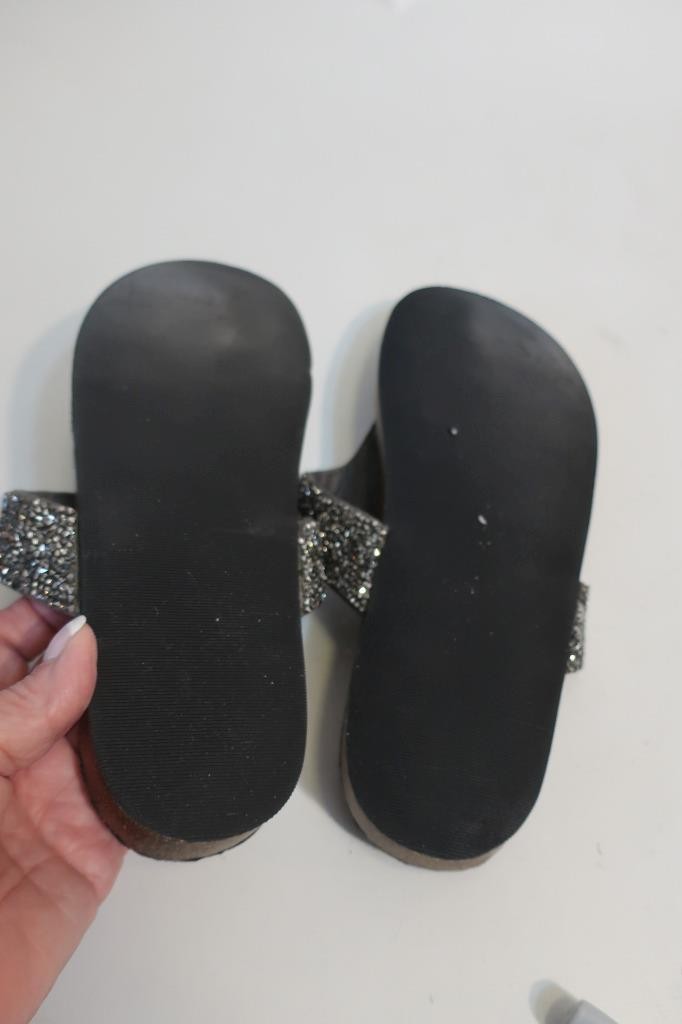 Womens Sk by Skemo Black, Silver Stone Toe Thong Sandals Left 8/Right 7