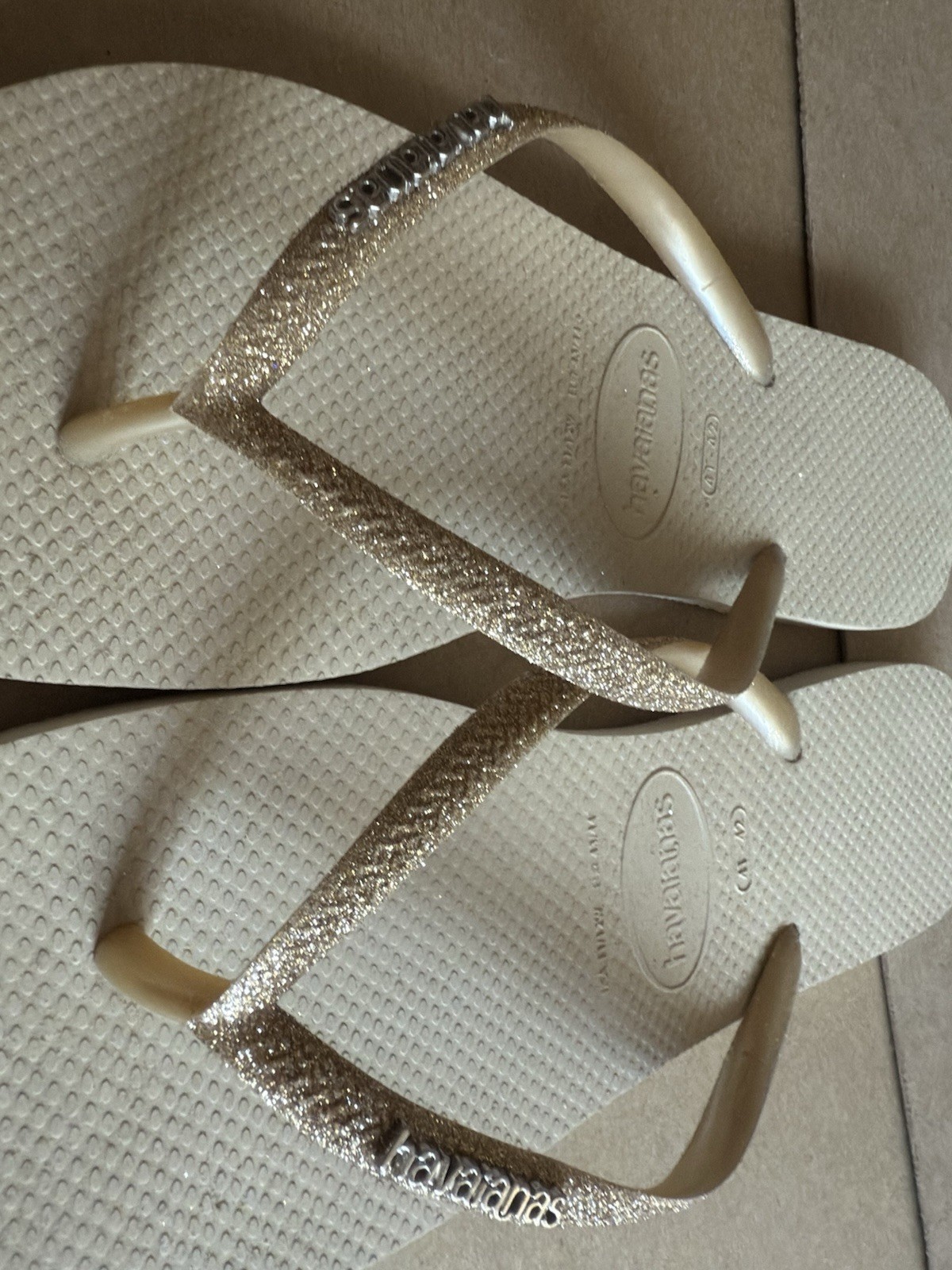 Havaianas Slim Iridescent Golden Sand w/Matching Gold Straps EU41-42 – NEW