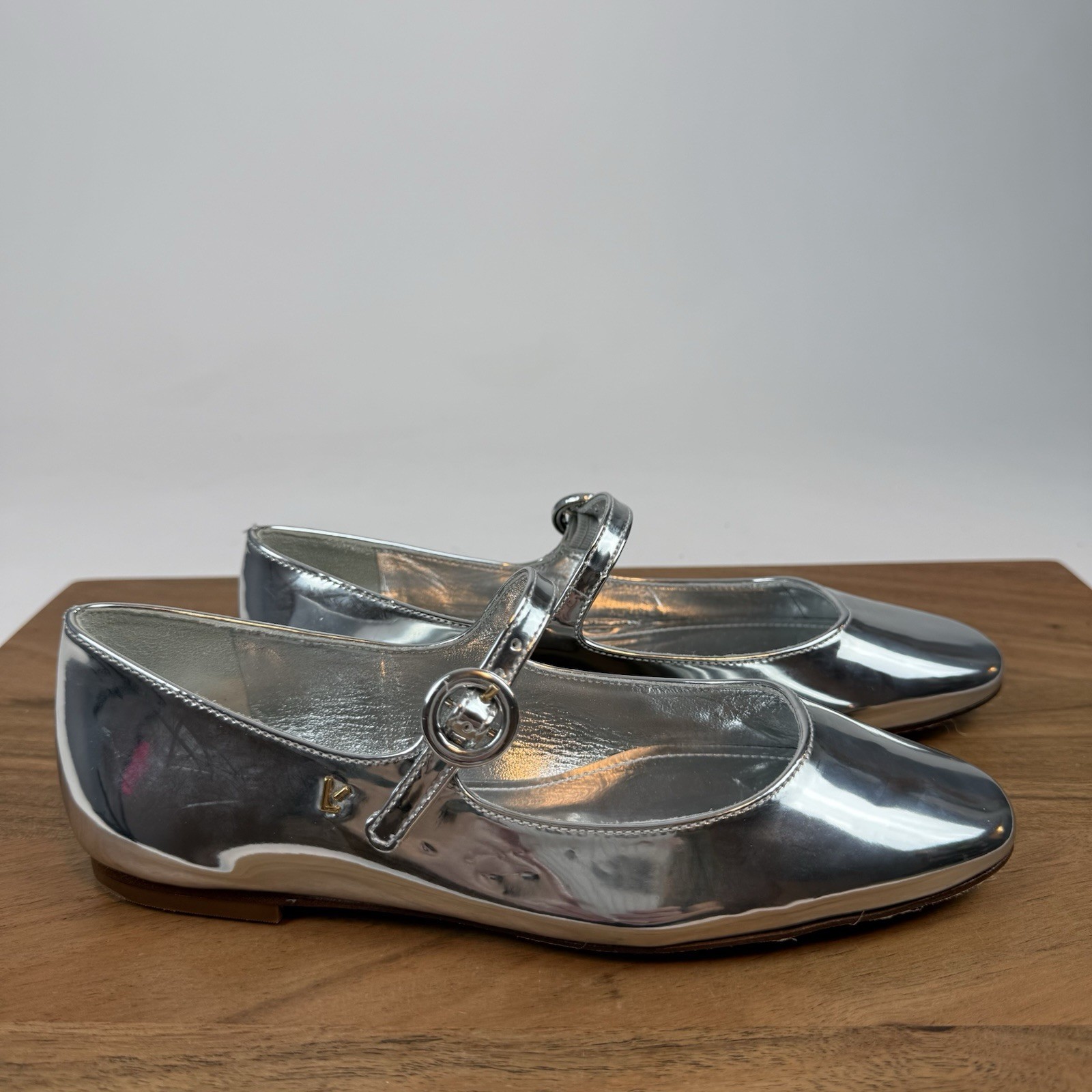 New Womens Larroude Blair Silver Specchio Leather Mary Jane Flats Shoes Size 5 B