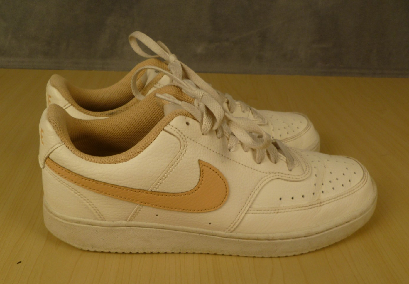 Womens Size 11 Nike Air Force 1 Low «Sun Club» Casual Shoes – DH3158-103