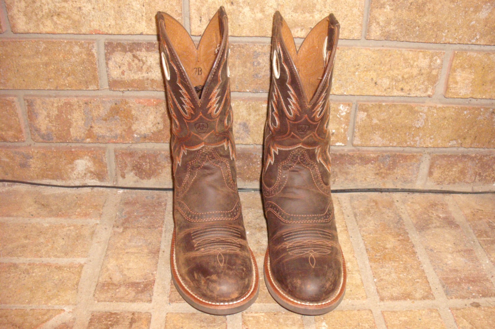 Ariat Heritage Roughstock Western Boot Women’s 7 B/10001594 Brown MSRP $160