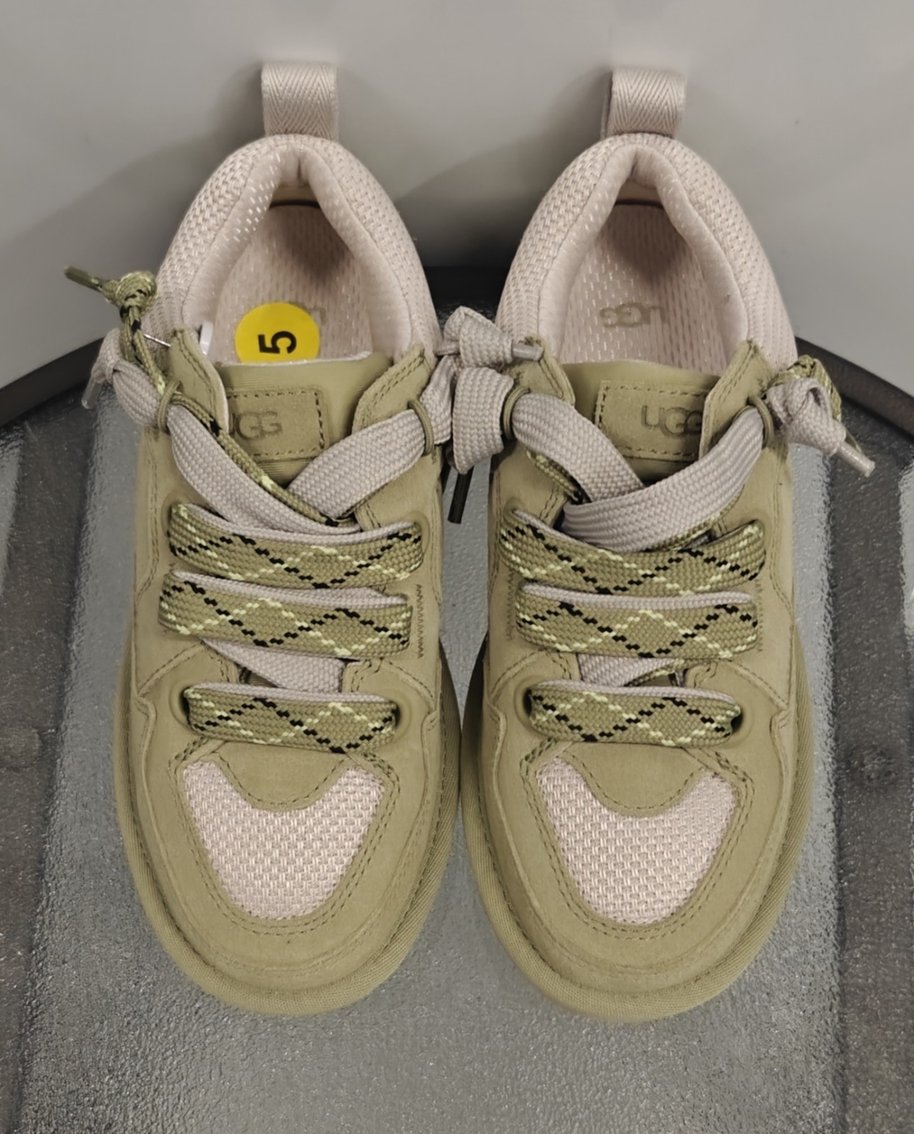 Womens UGG Lowmel Sneaker Size 5–06