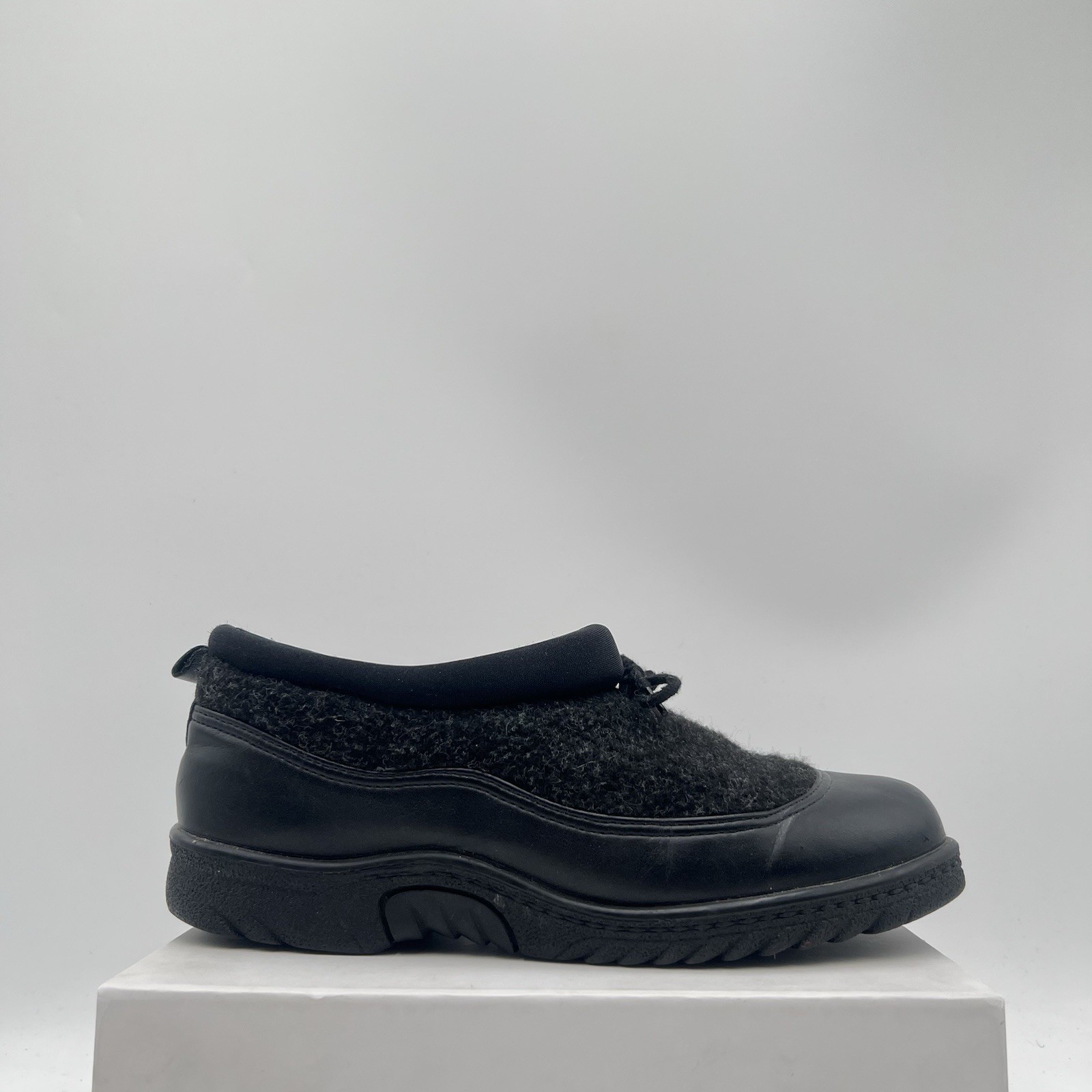 Wanderlust Shoes Women’s 9M Black Wool Felt Slip On Clogs Waterproof Black