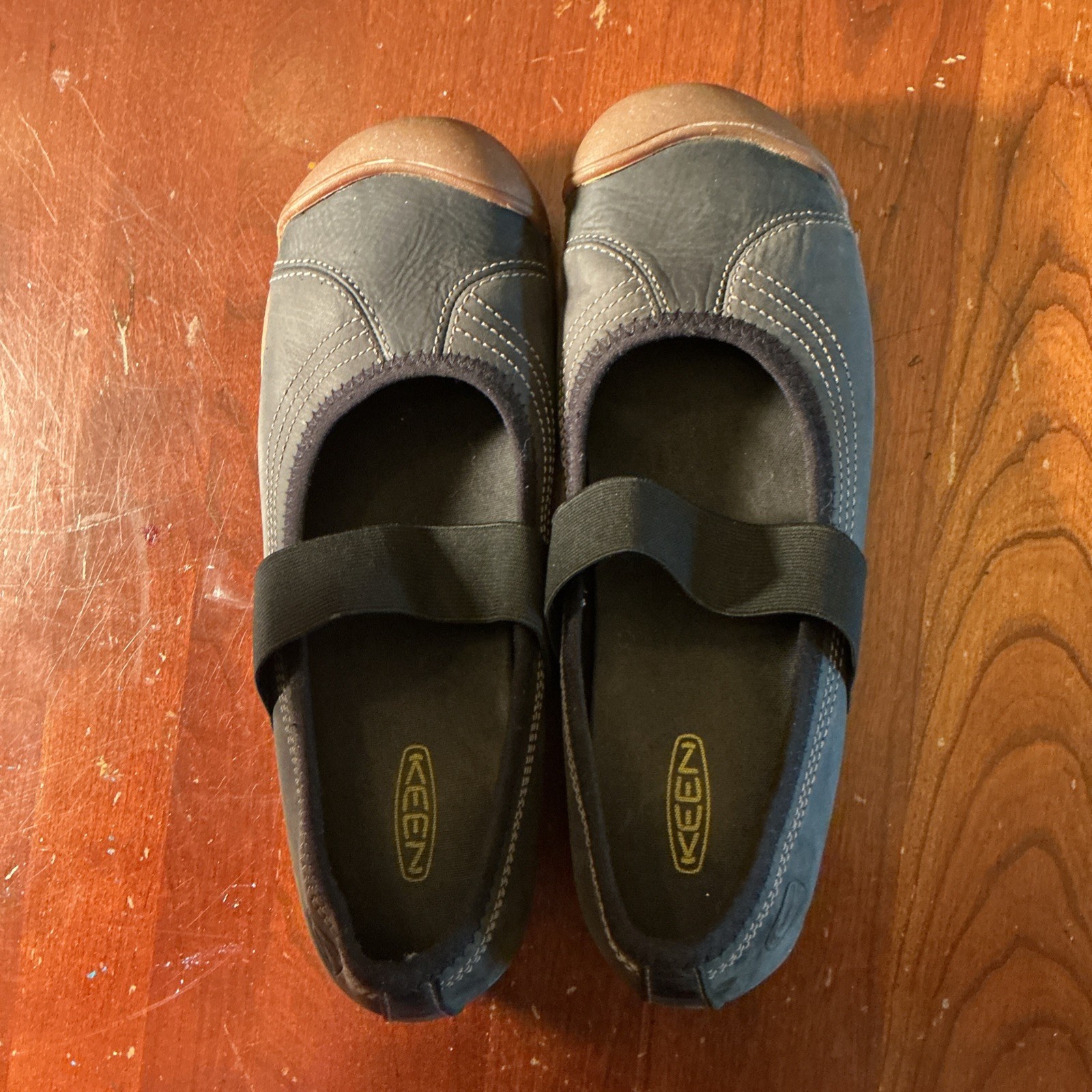 Keen Sienna Black Maryjane’s Leather Uppers Toe Guard Rubber Soles Size 9