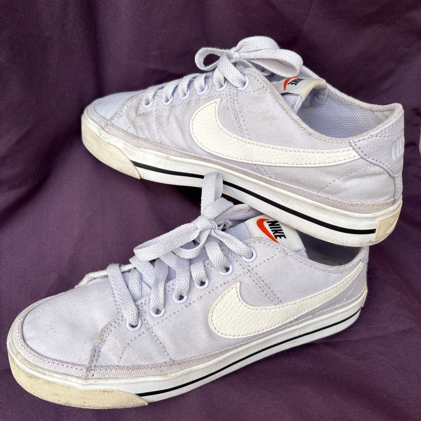 Nike light LAVENDER canvas tennis shoes 4 .5 kicks runners pastel back to school