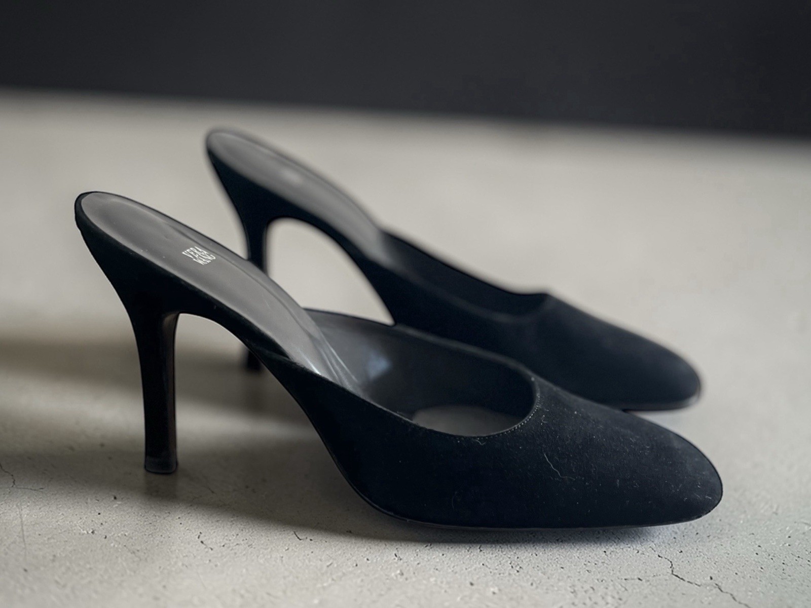 Vera Wang for Stuart Weitzman Black Suede Round Toe Heeled Mules Sz 7M
