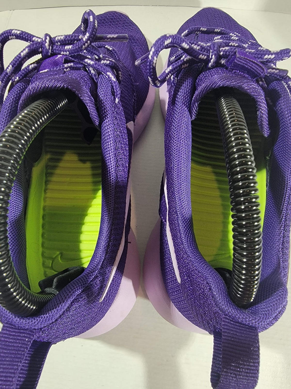 Nike Roshe Women Size 7 Running Purple Shoes Activewear Sporty Athletic Jog Gym