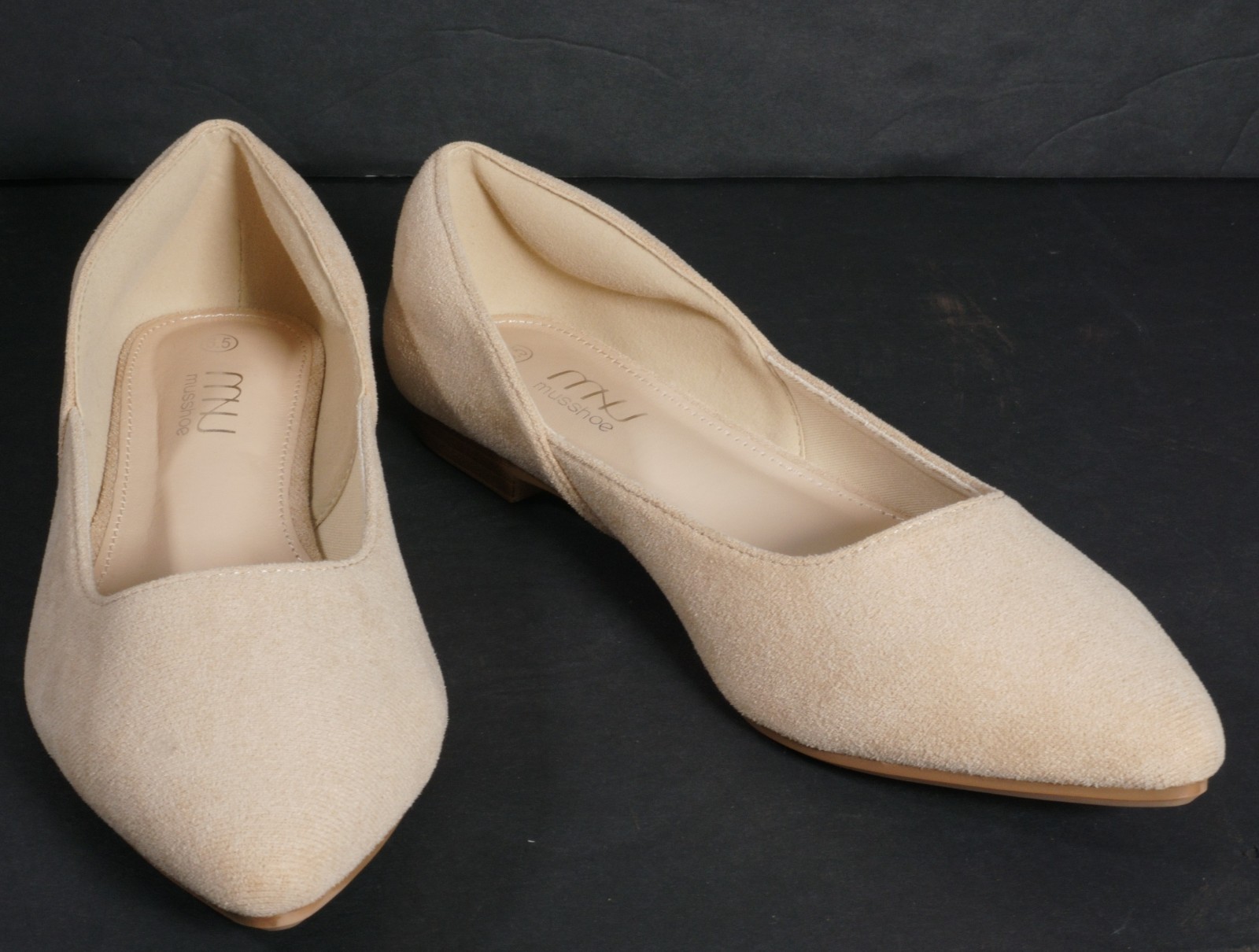 Musshoe Beige Suede Flats Women’s Size 6.5 Pointed Shoes NWOT (F6)
