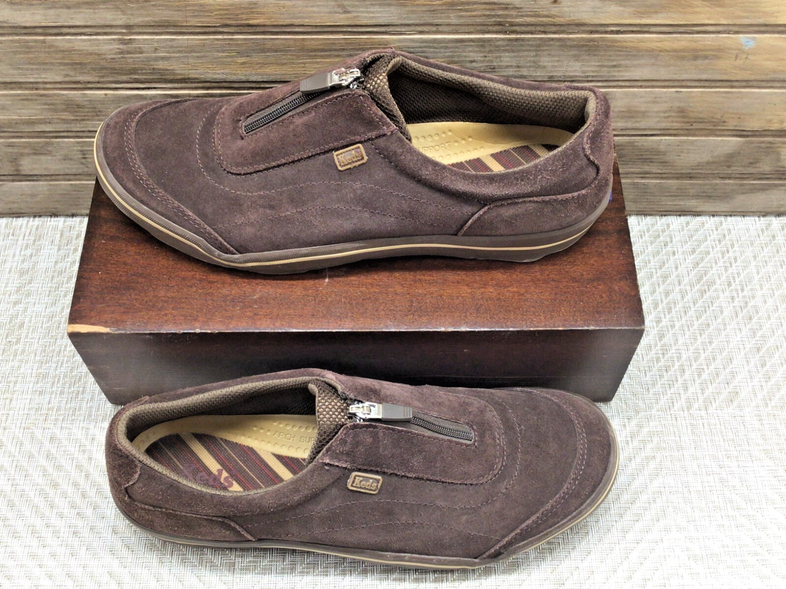 KEDS Womens Expresso Brown Suede Zip Front Shoes Slip On Size 9.5