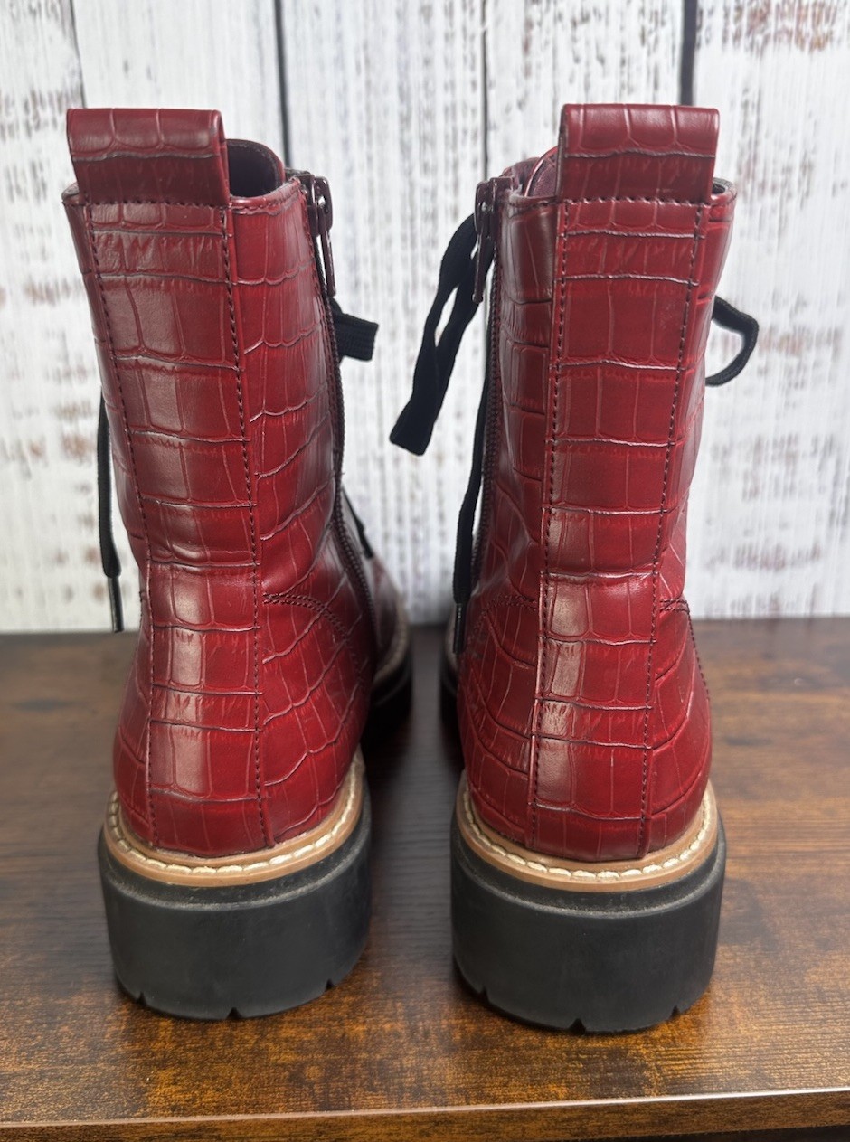 Sun + Stone Women’s Burgundy Lug Sole Combat Boots Size 8 Lace Up Zip Up Grunge