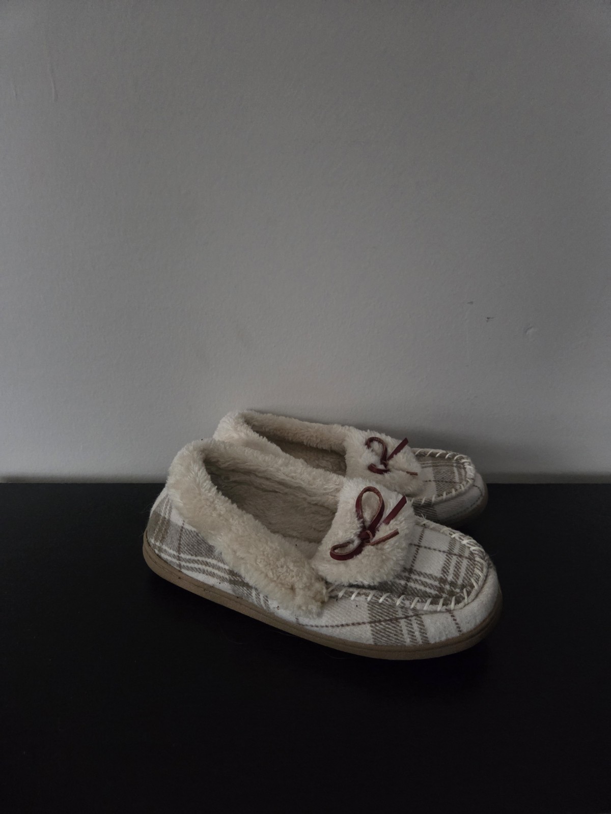 Faux-Fur Trim Moccasin Slippers Old Navy Size 7 Bow Detail Tan Plaid