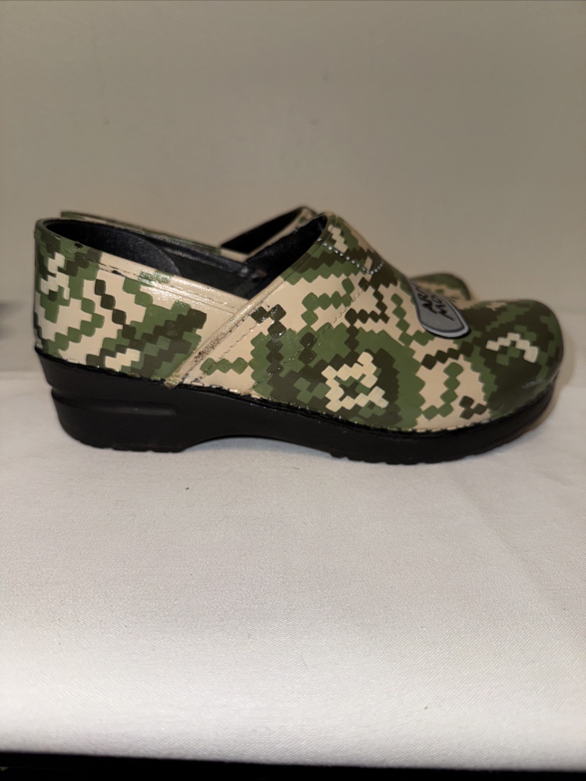 Sanita Clogs Army Mom Dog Tags Camo Size 8 Custom Signed Original Danish Clog